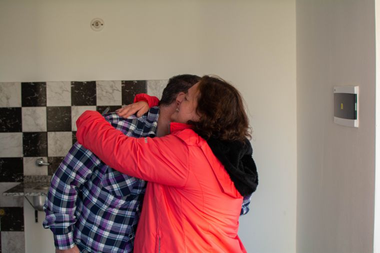 Se entregaron 4 viviendas de EMUVI en Monte Cristo