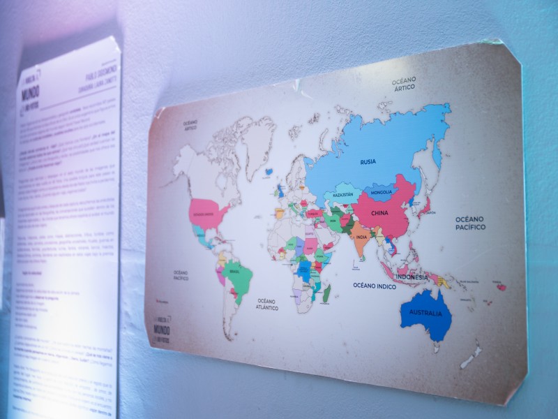 Monte Cristo celebró el cierre de la muestra fotográfica “La Vuelta al Mundo en 80 Fotos”