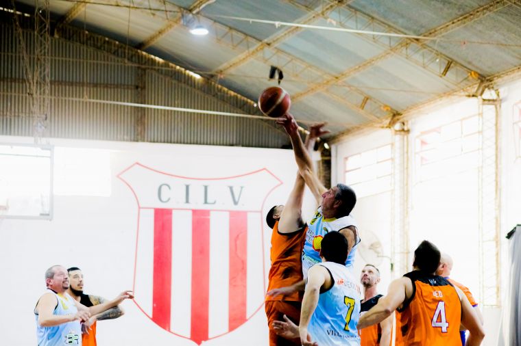 Maxi Basquet en Monte Cristo