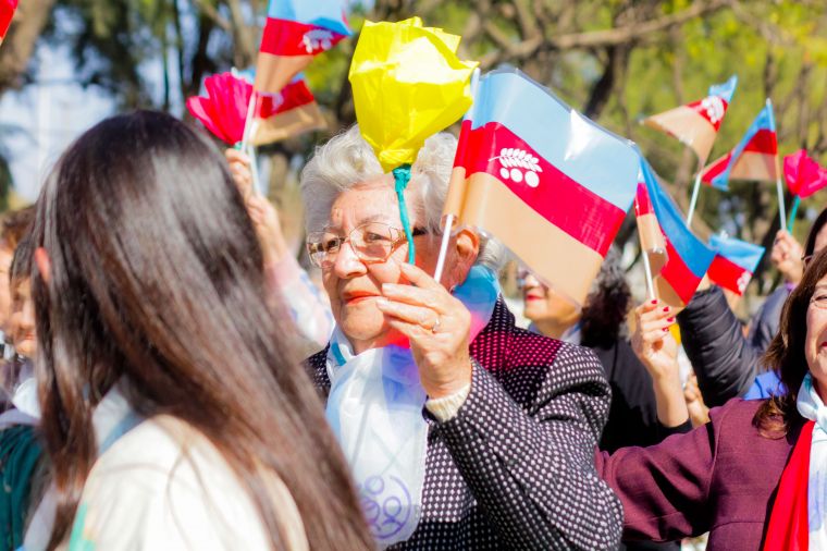 Imágenes del 27° Desfile Cívico, Militar y Gaucho