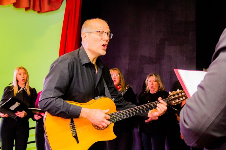 Un Domingo a Pura Voz 