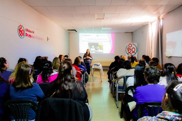 Jornada de Capacitación en Cuidado de Personas Mayores