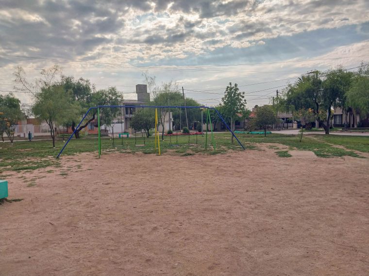 Tareas de mantenimiento en espacios verdes de la ciudad