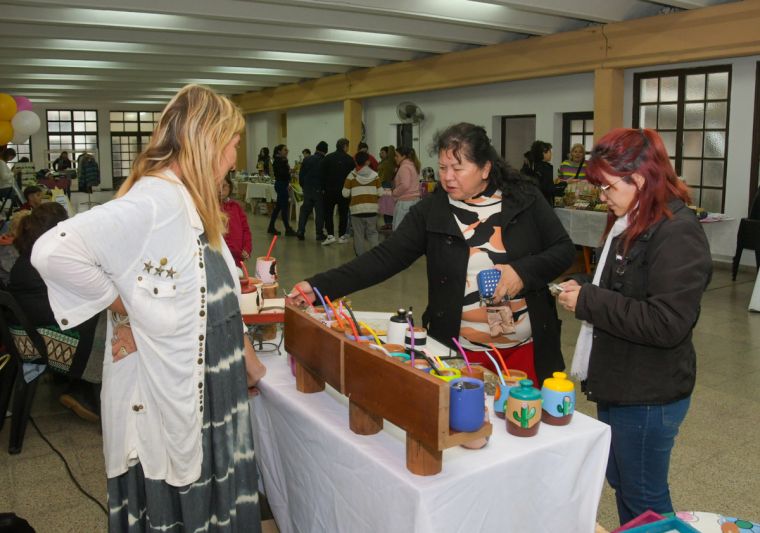 Feria de artesanos y emprendedores en Monte Cristo