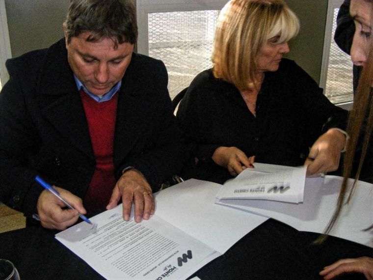 Firma de convenio para la coordinación local de educación