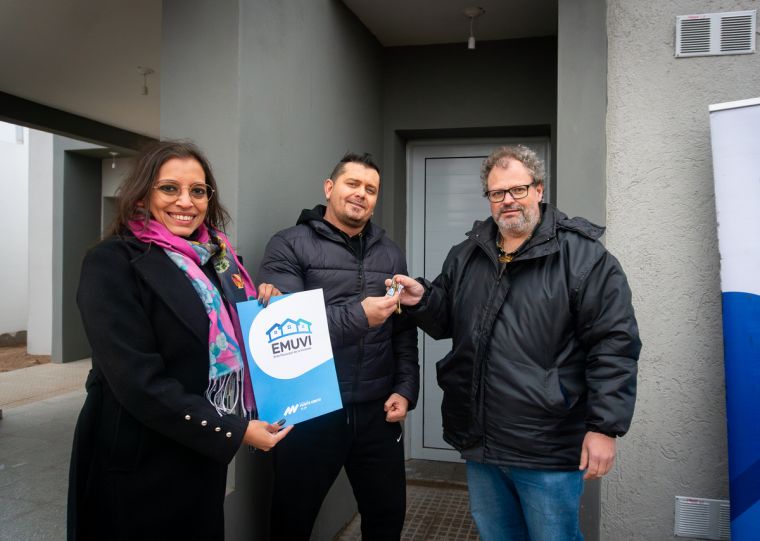 Se entregaron 6 nuevas viviendas del EMUVI en Monte Cristo