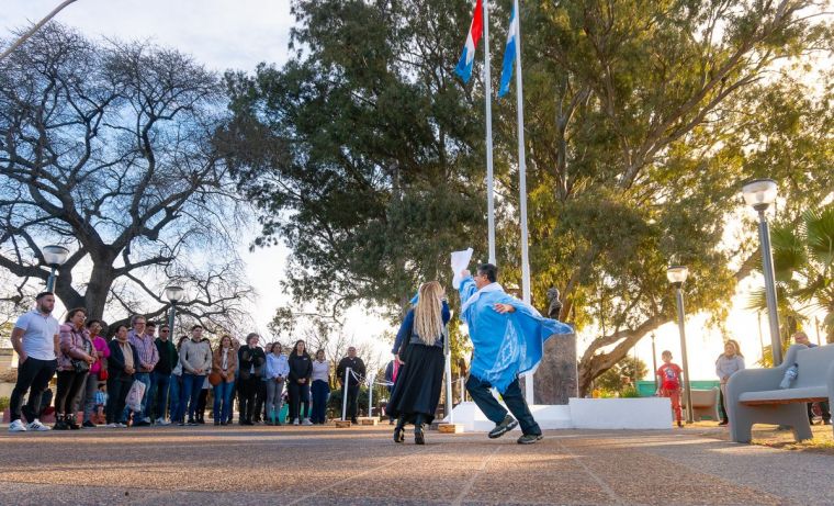 Monte Cristo Inicia la Semana Sanmartiniana con un Emotivo Homenaje