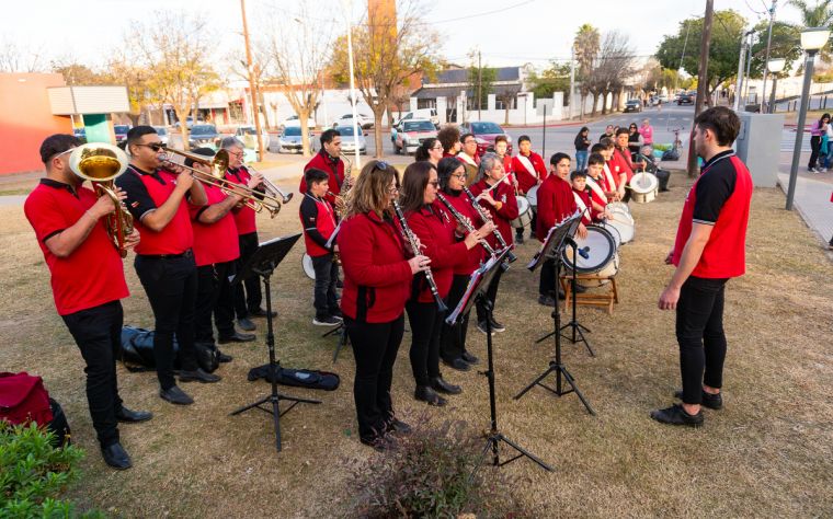 Monte Cristo Inicia la Semana Sanmartiniana con un Emotivo Homenaje