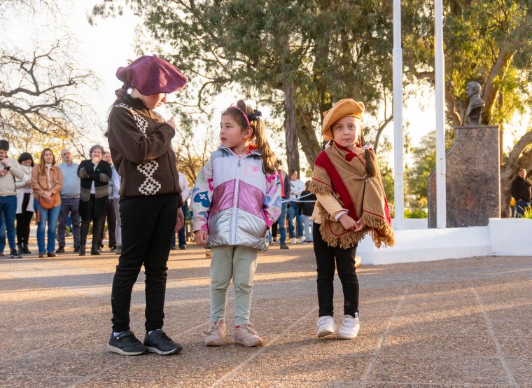 Monte Cristo Inicia la Semana Sanmartiniana con un Emotivo Homenaje