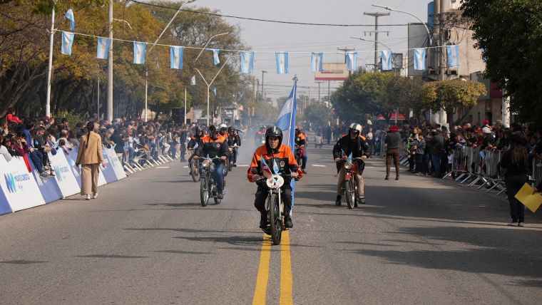 Emocionante 28º Desfile Cívico-Militar en Monte Cristo
