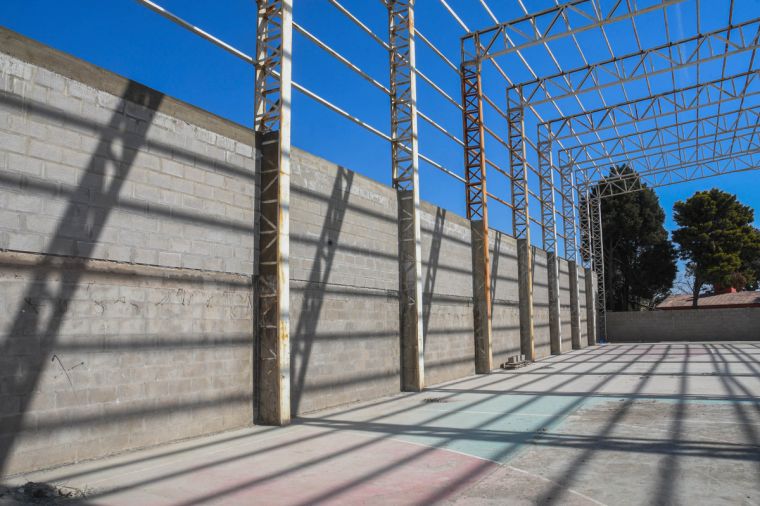 Se retomó la construcción del Salón de Usos Múltiples del Polideportivo