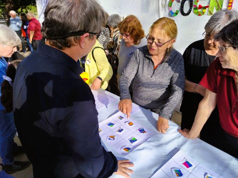 La Oficina de Personas Mayores realizó una muestra llena de creatividad