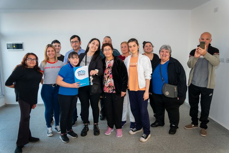 Se entregaron 4 nuevas viviendas del EMUVI
