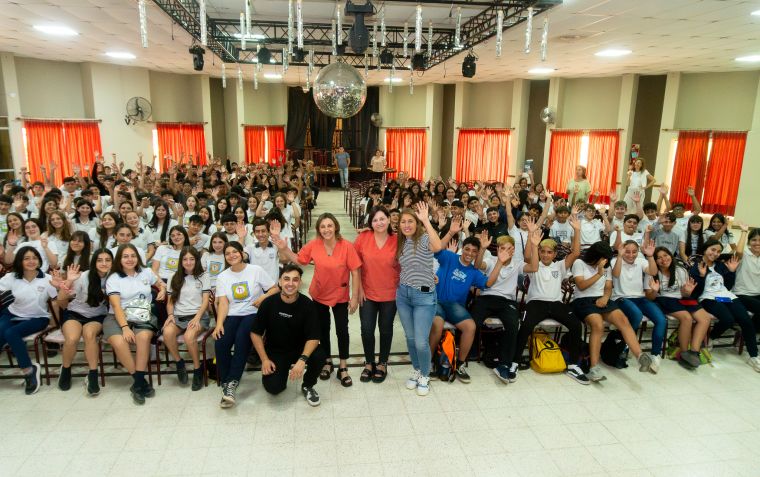 Una emotiva charla llena de empatía y conciencia para los jóvenes de Monte Cristo