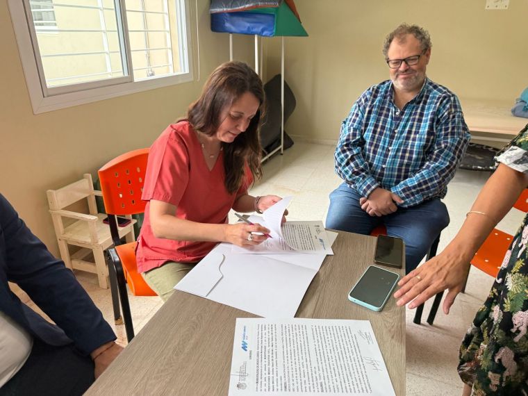 Convenio entre el Municipio y el Centro Huepil para potenciar la formación digital