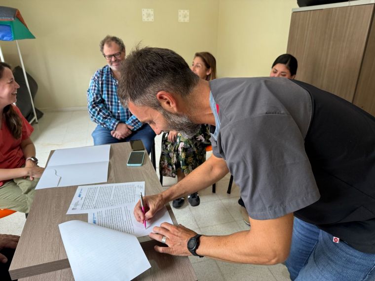 Convenio entre el Municipio y el Centro Huepil para potenciar la formación digital