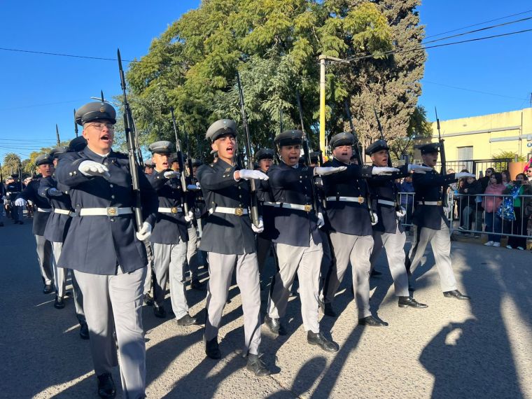 Monte Cristo celebró el Día de la Bandera con la promesa de estudiantes de primarias y la jura de liceístas
