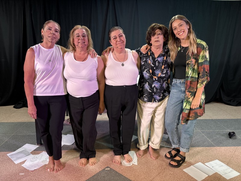 Una noche llena de arte con la muestra de los talleres de Teatro y Guitarra