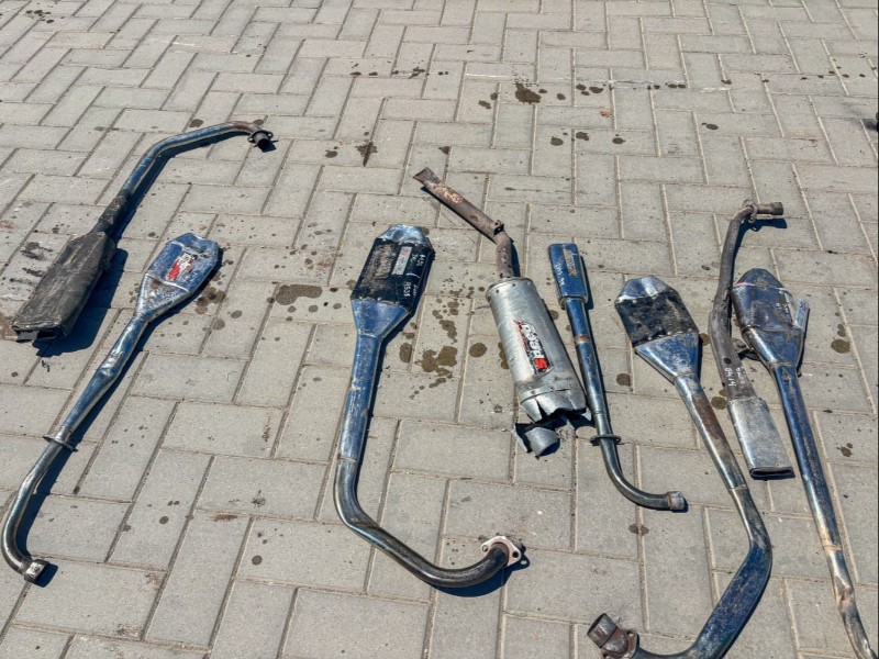 La Municipalidad realizó la destrucción de más de 50 caños de escape