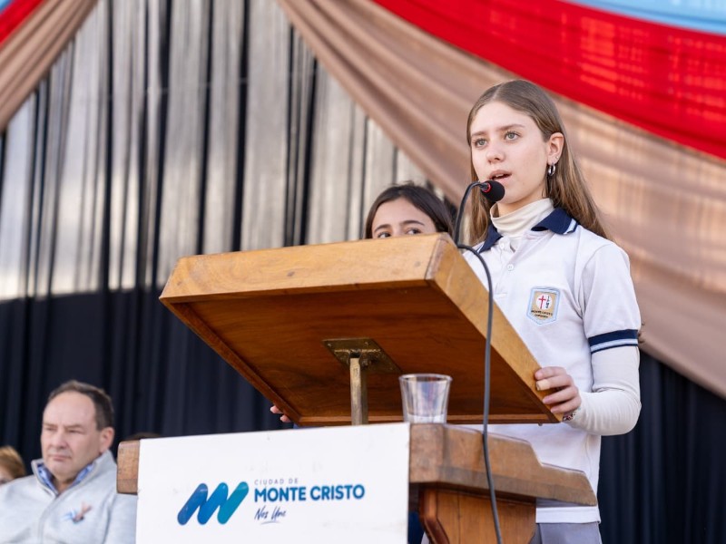 Monte Cristo celebró el día de su bandera en la Plaza Sarmiento