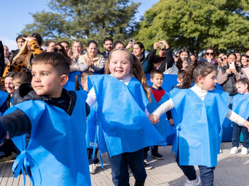 Monte Cristo celebró el día de su bandera en la Plaza Sarmiento