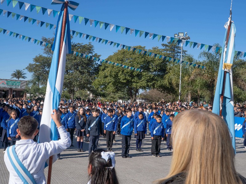 Estudiantes de cuarto grado de Monte Cristo, realizaron su Promesa de Lealtad a la Bandera