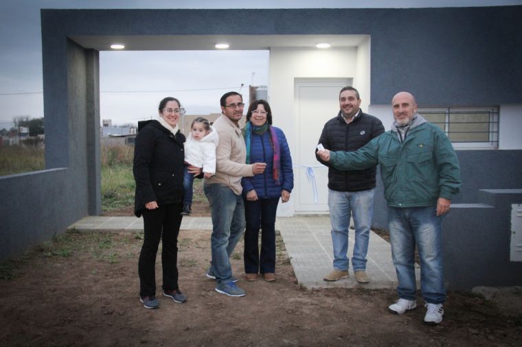 Nueva Entrega de Viviendas del Emuvi