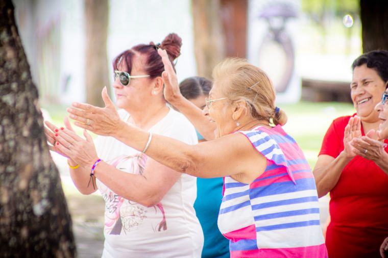 Mateada y exposición de nuestros adultos mayores