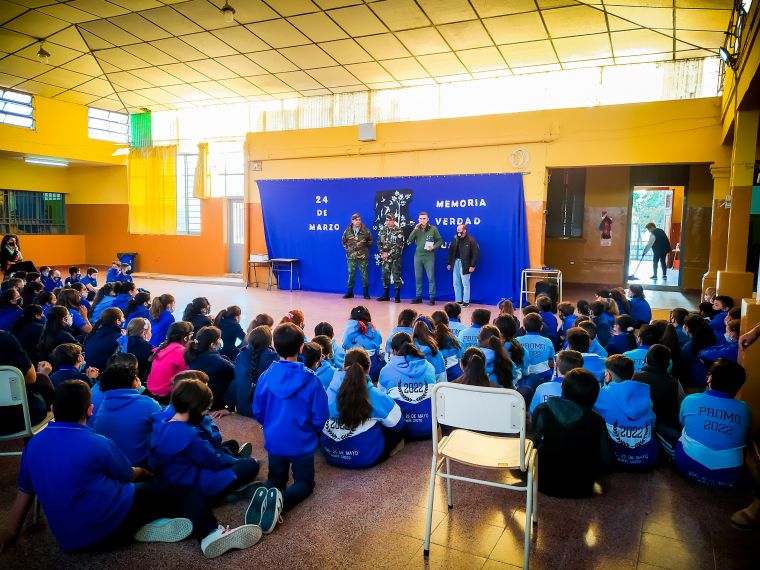 Nuestro veteranos en las escuelas