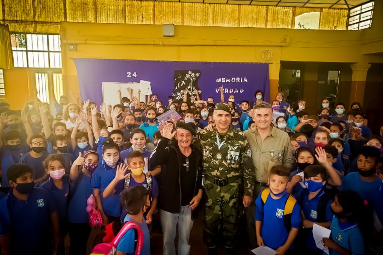Nuestro veteranos en las escuelas