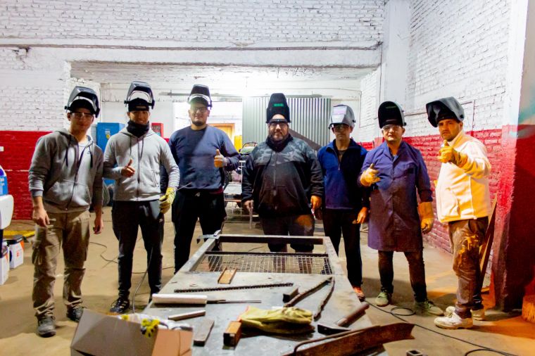 Soldadores en Acción