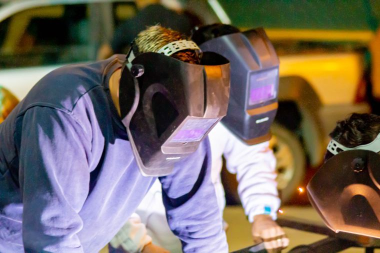 Soldadores en Acción