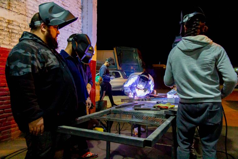 Soldadores en Acción