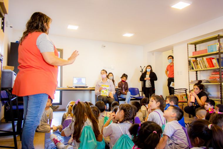 Vuelven las visitas a la Biblio