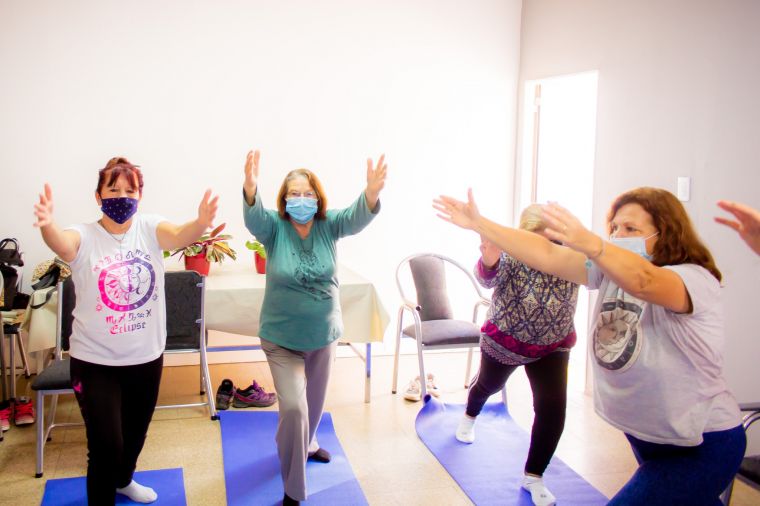 Taller de Yoga para Personas Mayores