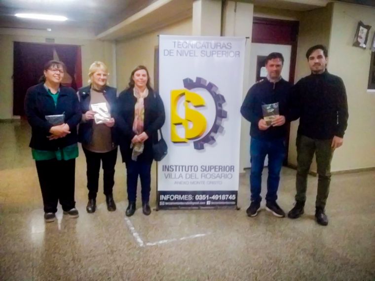 Homenaje a Nuestros Maestros y Maestras 