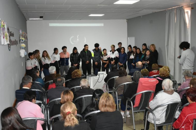 Cine Debate en la Oficina de Personas Mayores 