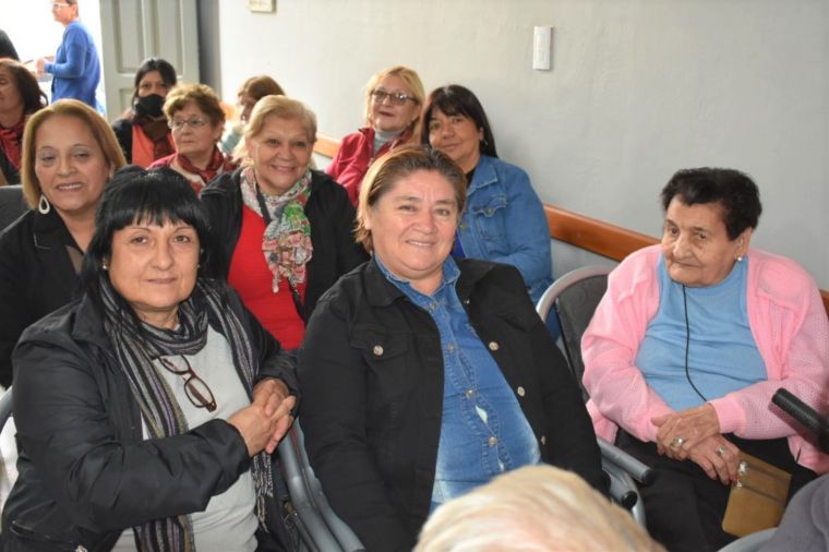 Cine Debate en la Oficina de Personas Mayores 