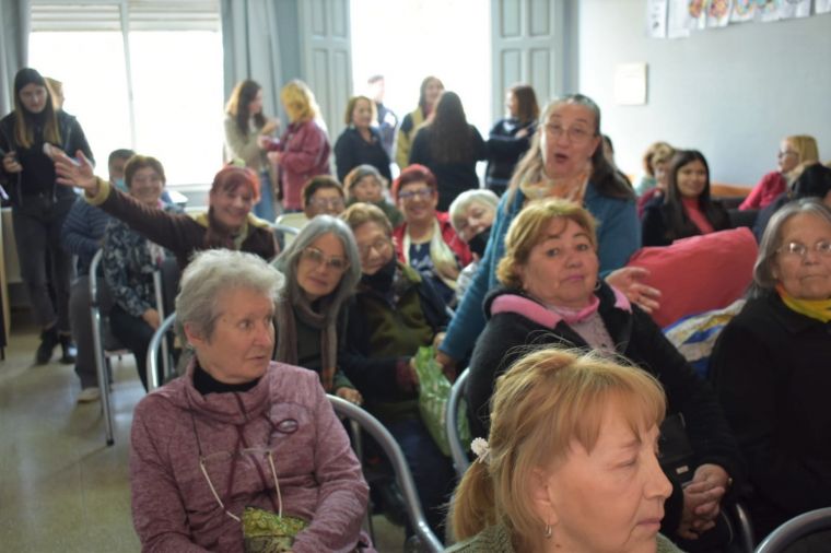 Cine Debate en la Oficina de Personas Mayores 