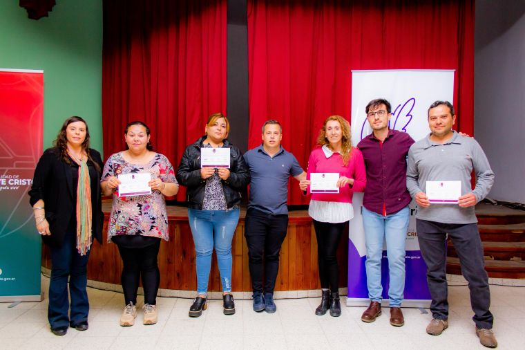 Entrega de Certificados de la Universidad Popular de Monte Cristo