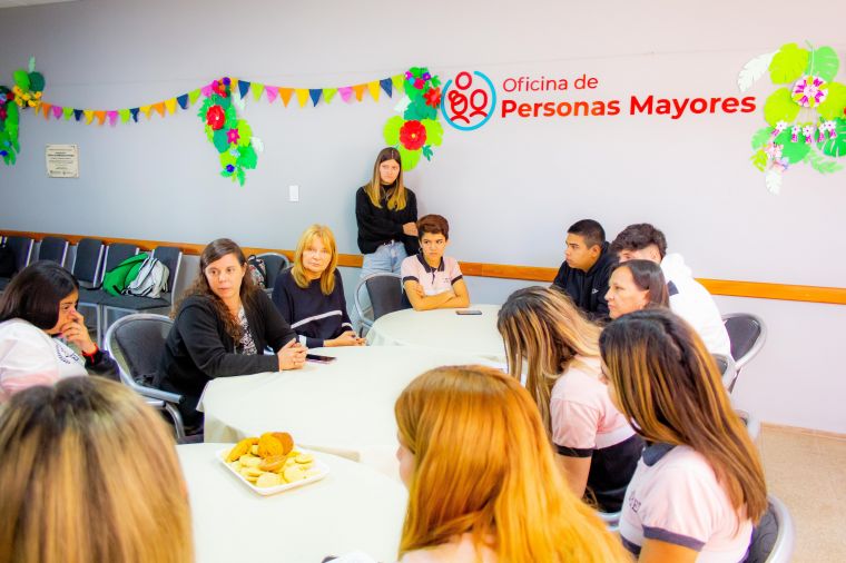 Articulación de Los Pasantes del Ipemyt 30 con la Oficina de Personas Mayores
