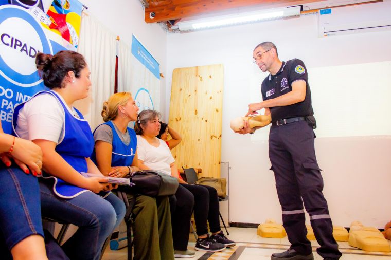 Curso de RCP Para Docentes de Monte Cristo
