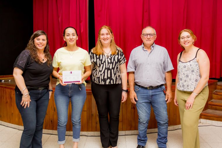 Entrega de Certificados de la Universidad Popular Monte Cristo