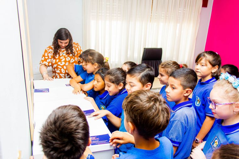 Visita de los Alumnnos/as de la escuela 25 de Mayo a la Municipalidad