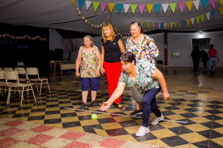 Acercando a los Jóvenes y las Personas Mayores