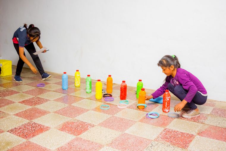 Acercando a los Jóvenes y las Personas Mayores