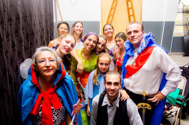 Obra de Teatro Múltiple en Lengua de Señas