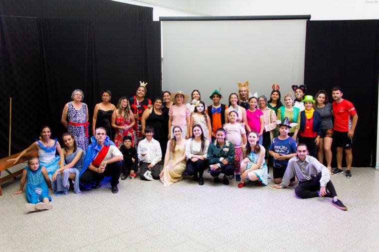 Obra de Teatro Múltiple en Lengua de Señas