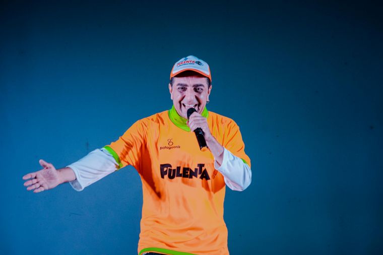 Lo Pasamos Pulenta con la Obra de Adrián Gómez 