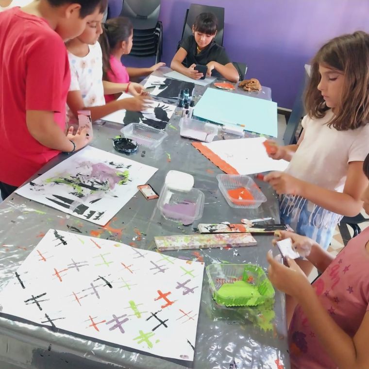 Finalizó el Taller de Pintura con Espátulas Dictado en el Punto Digital 